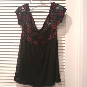 Dream girl Elegant Black and Hot Pink Lace Mini Nightgown Size Unknown